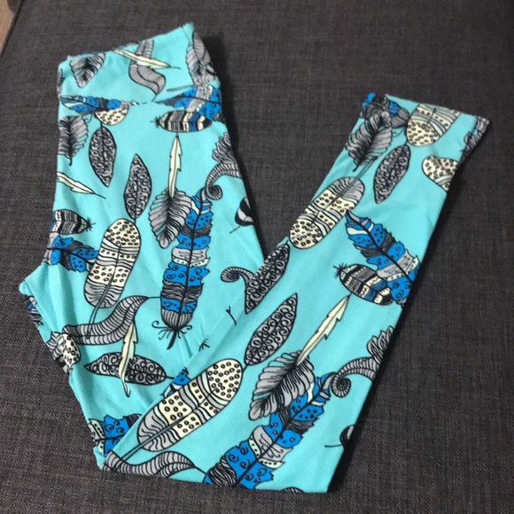 LuLaRoe Pants - NWOT OS LuLaRoe feather leggings